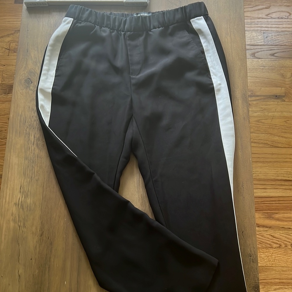 Black stripped jogger